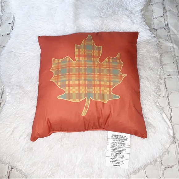 Fall Leaves Accent Pillows - Picture 2 of 3